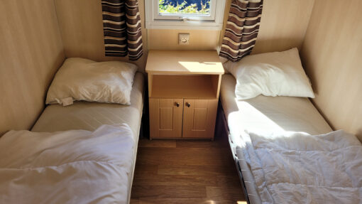 Slaapkamer met 2 eenpersoonsbedden