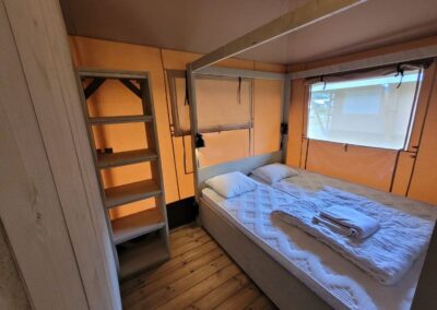 2 slaapkamers safaritent voor 5 personen