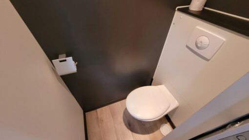 Apart toilet