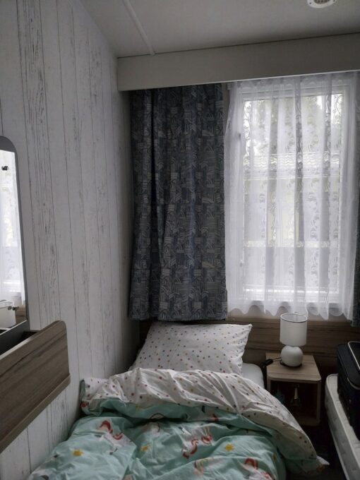Slaapkamer met 2 eenpersoonsbedden