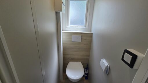 Apart toilet
