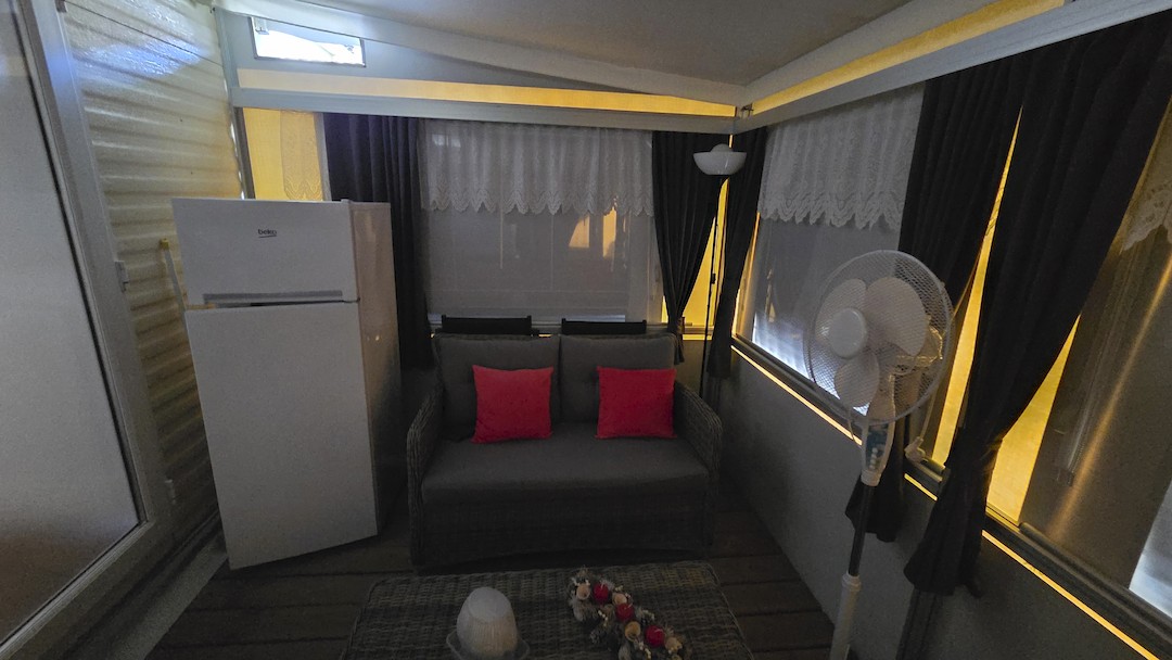 Stacaravan EDC New Lifestyle met voortent - Afbeelding 11