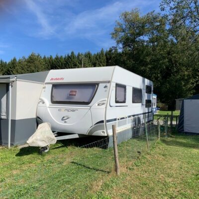 Trekcaravan Dethleffs Camper 550 T 6 personen met voortent