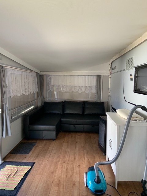 Trekcaravan Dethleffs Camper 550 T 6 personen met voortent - Afbeelding 4