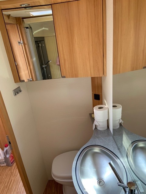 Trekcaravan Dethleffs Camper 550 T 6 personen met voortent - Afbeelding 6
