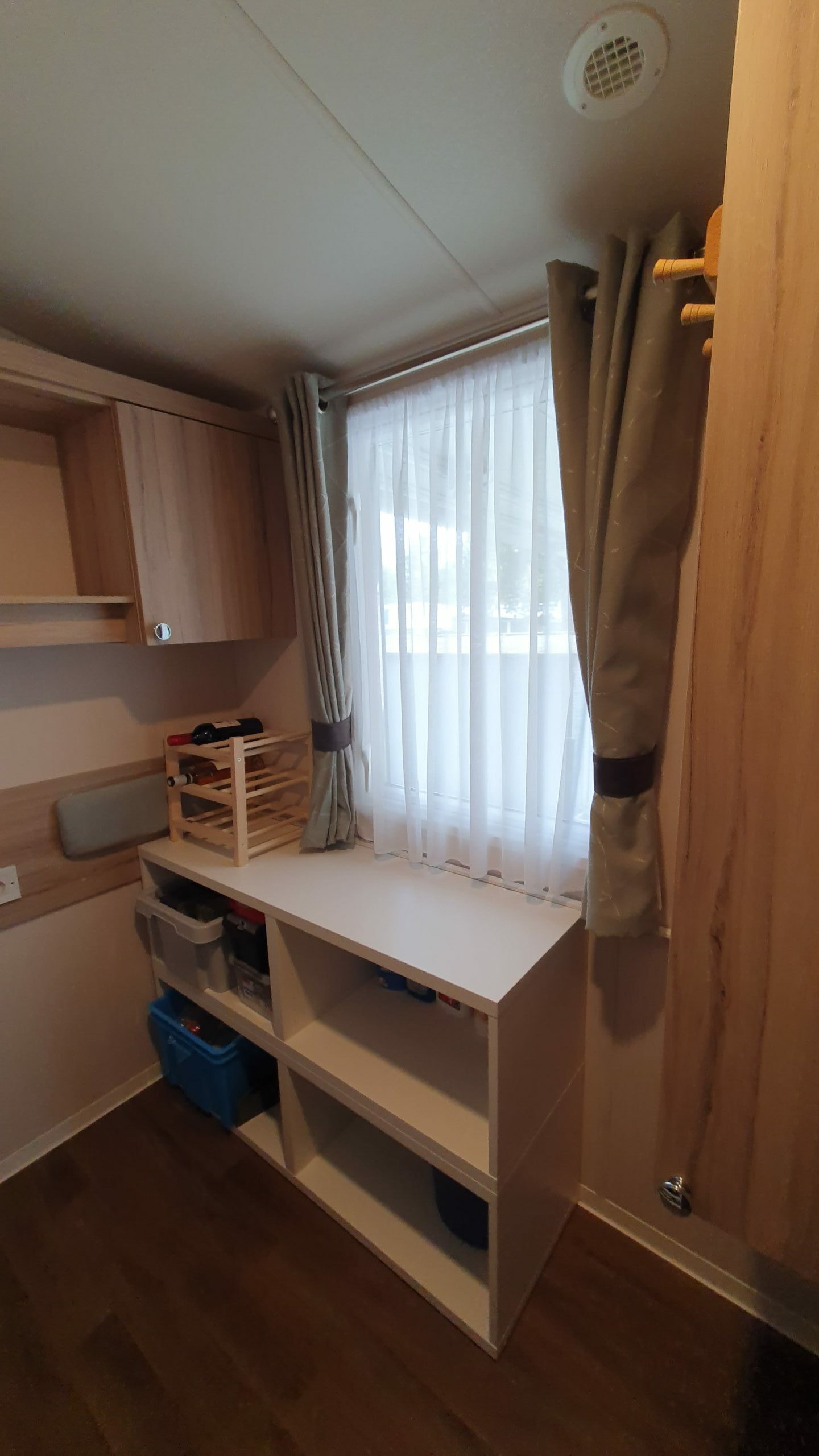 Stacaravan 3 slaapkamers – Swift adventurer (burgundy) - Afbeelding 6