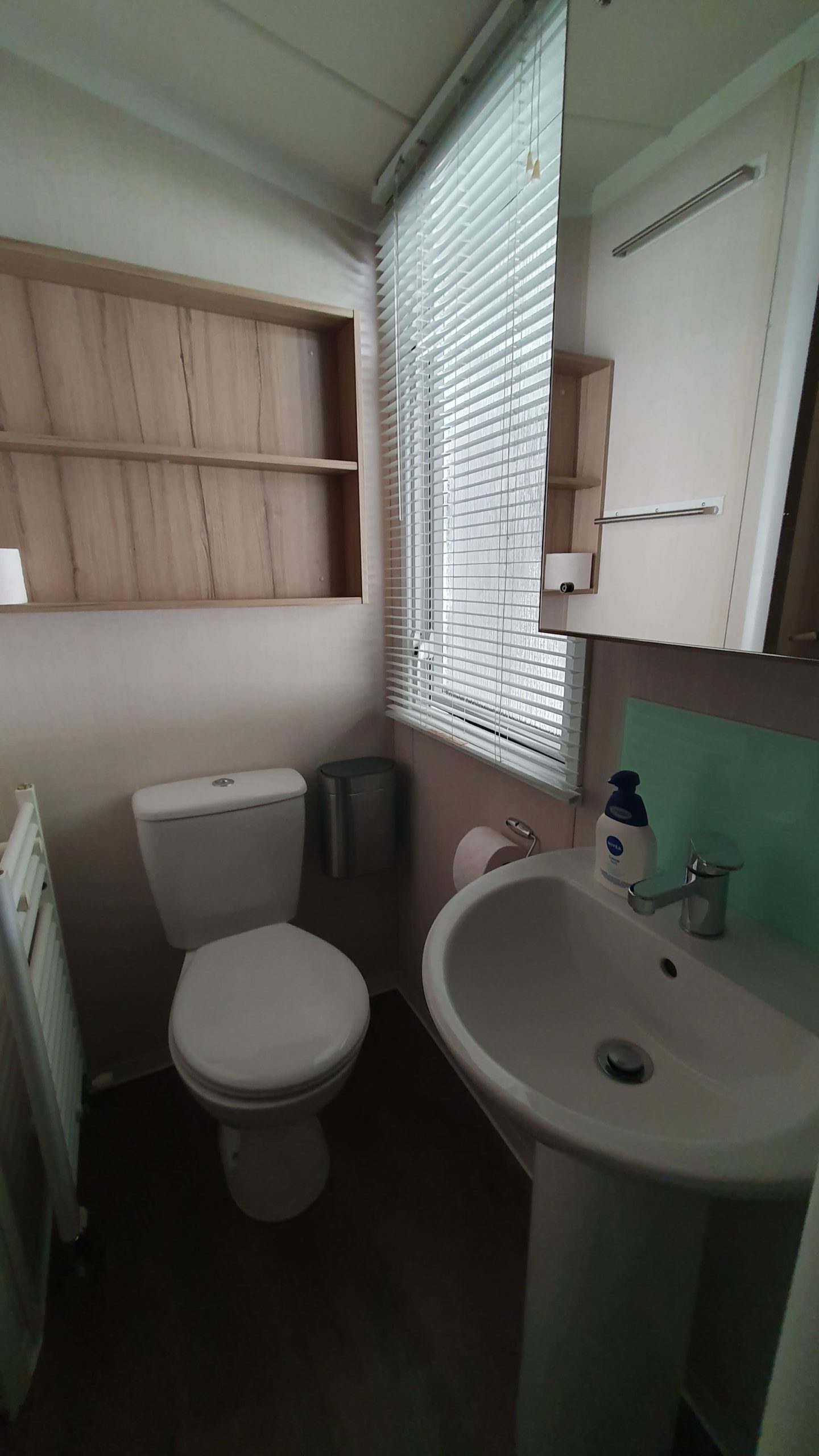 Stacaravan 3 slaapkamers – Swift adventurer (burgundy) - Afbeelding 5