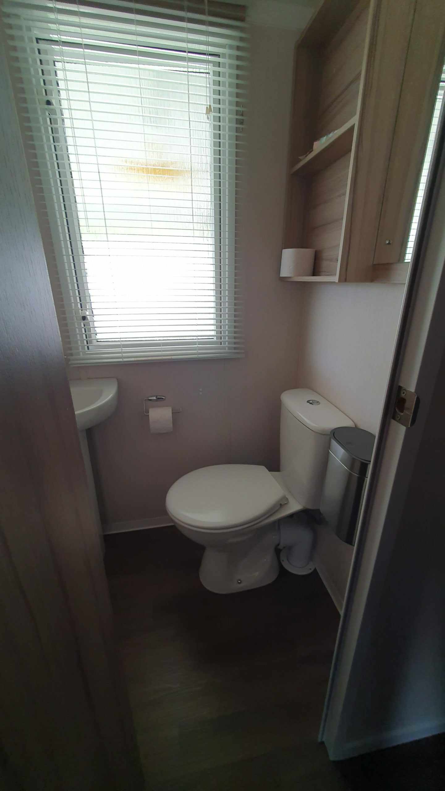 Stacaravan 3 slaapkamers – Swift adventurer (burgundy) - Afbeelding 15
