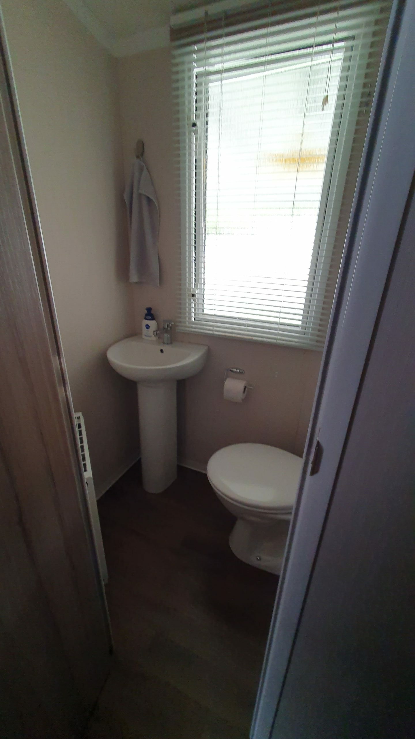 Stacaravan 3 slaapkamers – Swift adventurer (burgundy) - Afbeelding 4