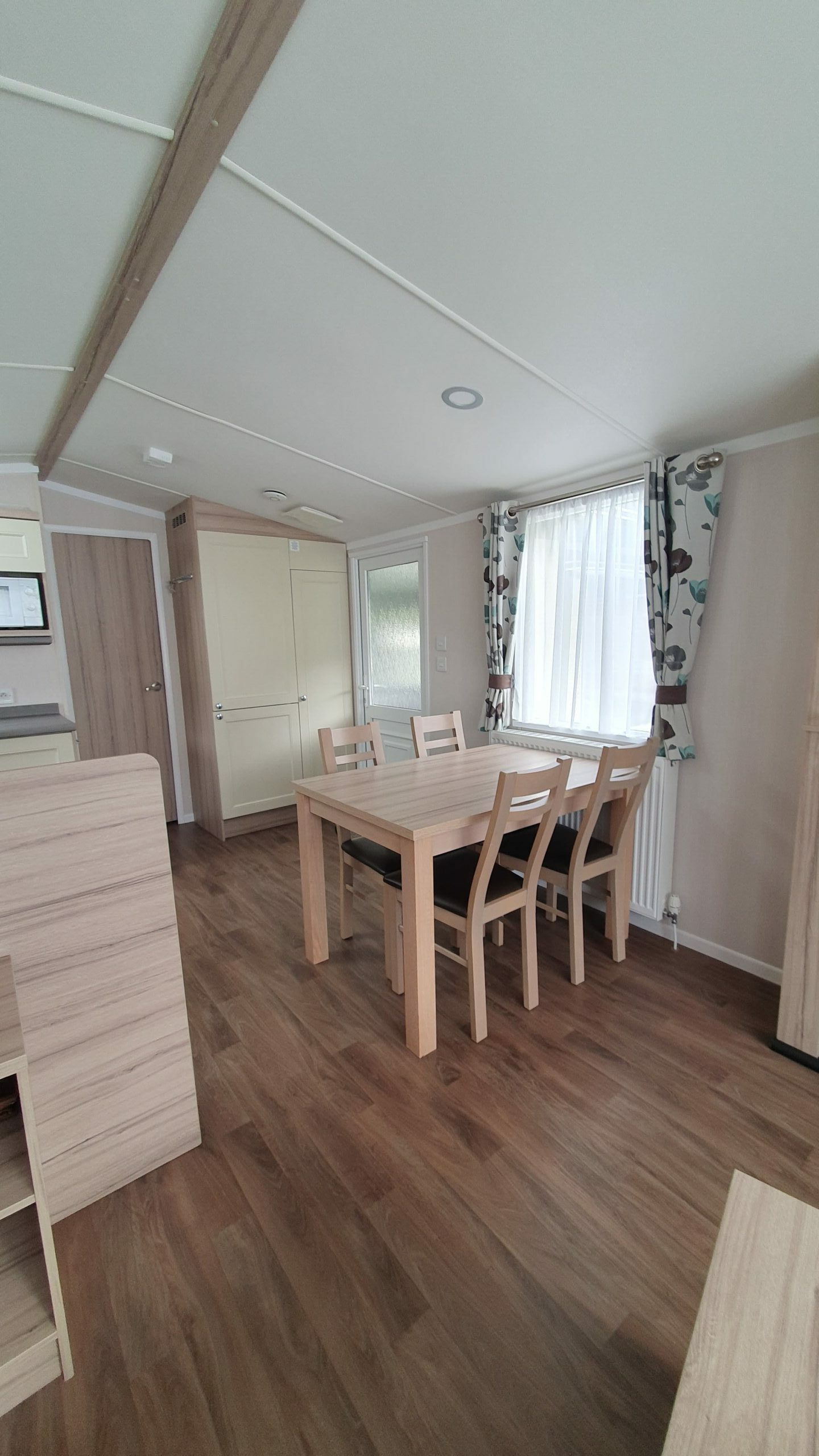 Stacaravan 3 slaapkamers – Swift adventurer (burgundy) - Afbeelding 7