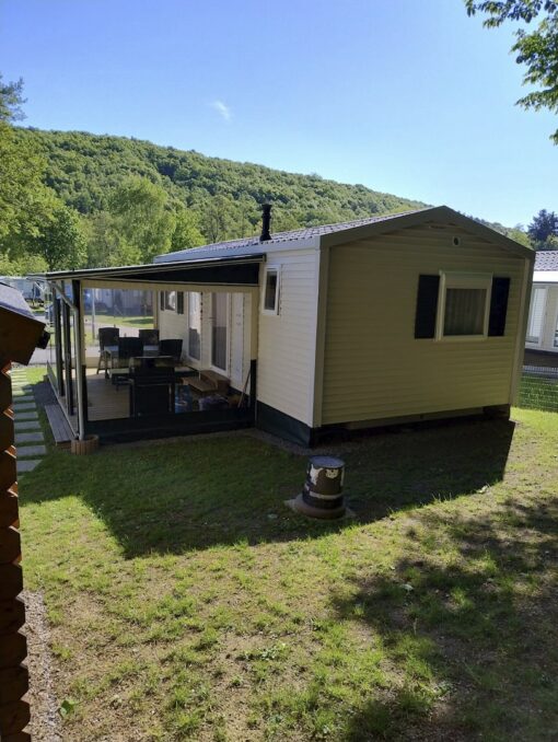 Mobil-home 2 chambres à vendre sur emplacement de campingdans les Ardennes en Belgique