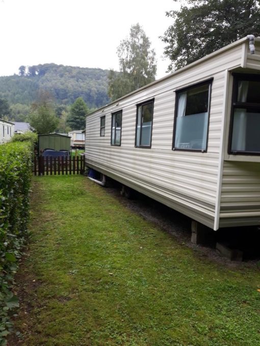 Caravane à vendre sur emplacement de camping en Ardenne