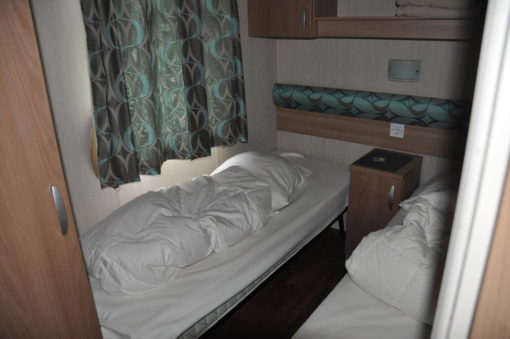 2 chambres avec 2 lits simple
