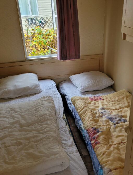 Chambre enfant avec 2 lits
