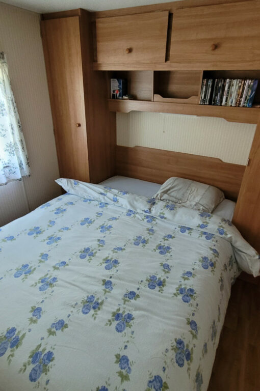 Caravane Nordstar 2 chambre à vendre camping Belgique. grande chambre avec lit double