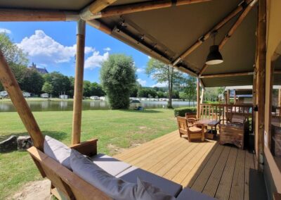 Glamping tente safari au bord de l'eau