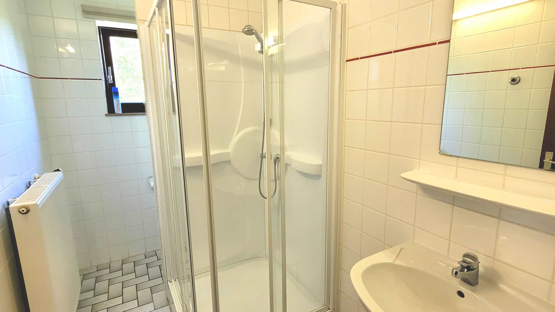 Salle de douche du gîte Mailleux dans les Ardennes en Belgique