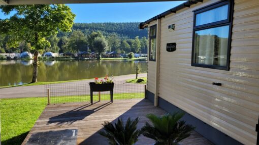 Mobil-home Swif Burgundy 3 chambres à vendre avec vue sur l'étang