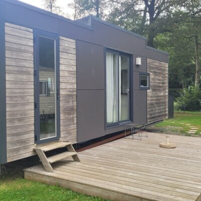 Mobil-home 2 chambres à vendre sur emplacement de camping en Ardenne au bord de la rivière